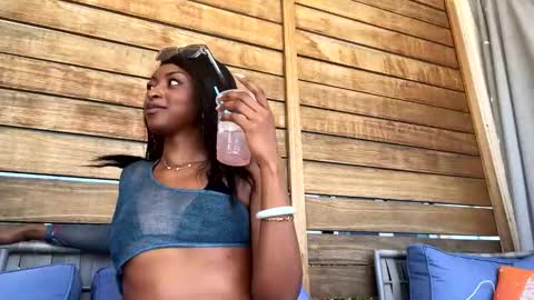 Jada online show from April 21, 11:45 pm