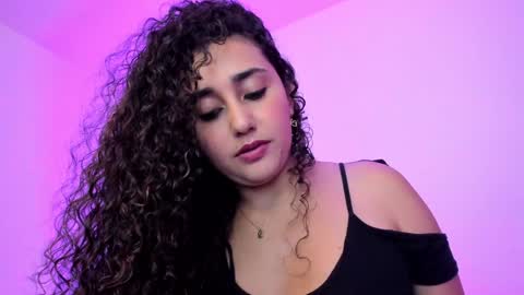 Snapshot of jade_james chatting on December 10, 9:22 pm Mady online show from December 10, 9:22 pm