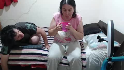 Snapshot of jade_noah_ chatting on October 8, 12:00 pm jade y noah online show from October 8, 12:00 pm