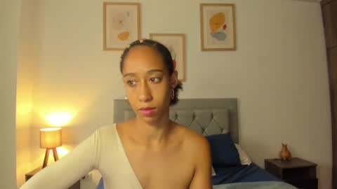 Snapshot of jade_obi chatting on October 21, 3:48 pm Jade smile online show from October 21, 3:48 pm