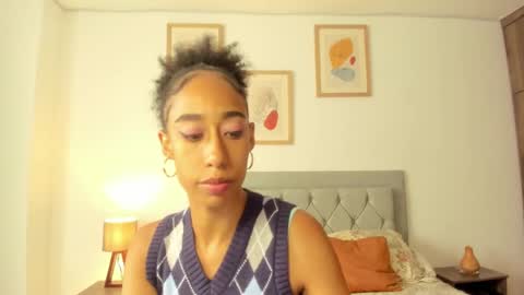 Snapshot of jade_obi chatting on October 2, 3:44 pm Jade smile online show from October 2, 3:44 pm