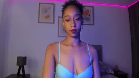 Snapshot of jade_obi chatting on October 1, 3:33 pm Jade smile online show from October 1, 3:33 pm