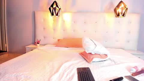 karlla scarlet online show from December 6, 6:53 am