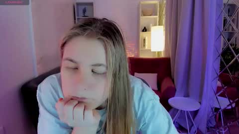 Jade online show from December 3, 9:26 pm