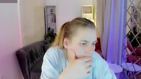 Jade online show from November 19, 9:13 pm