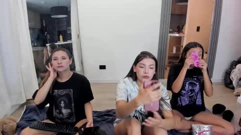 Jade online show from March 7, 5:40 am