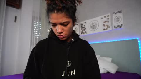 Jade online show from November 16, 2:19 pm