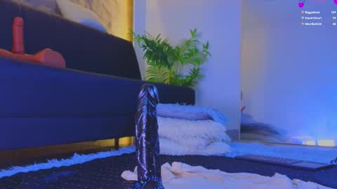 jadee__ online show from February 20, 6:26 am