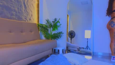 jadee__ online show from January 8, 1:44 am