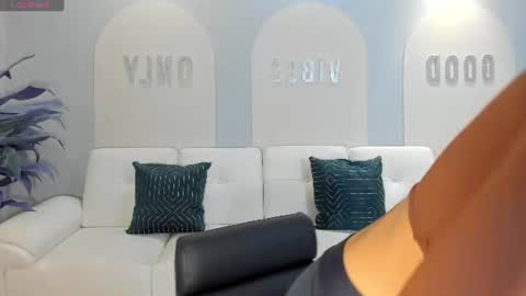 JADE EVANS online show from July 7, 8:40 am