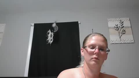 Snapshot of jadeluv chatting on October 23, 1:07 am JadeLuv online show from October 23, 1:07 am
