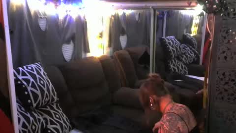 Jamie Rose Queenschild ever... online show from February 22, 2:50 am