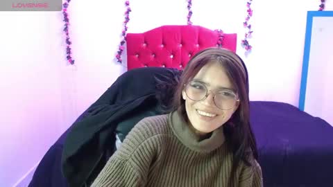jaide387017 online show from June 5, 9:42 pm