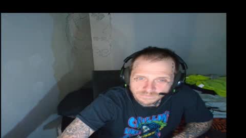 showingitoff online show from March 2, 6:14 am