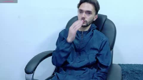 Snapshot of jake_magnuss chatting on October 18, 11:47 am Jake  online show from October 18, 11:47 am