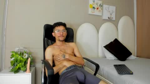 Jake  online show from May 15, 11:56 pm