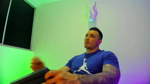 jakestone_1 online show from April 21, 1:42 am