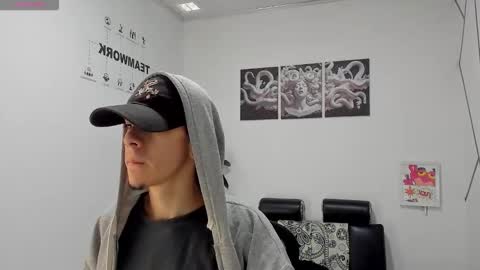 james_adamss_ online show from December 2, 12:14 pm