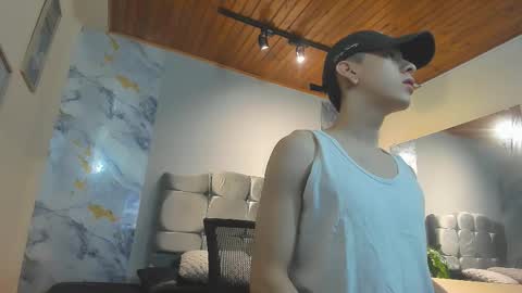 james_adamss_ online show from February 23, 12:51 pm