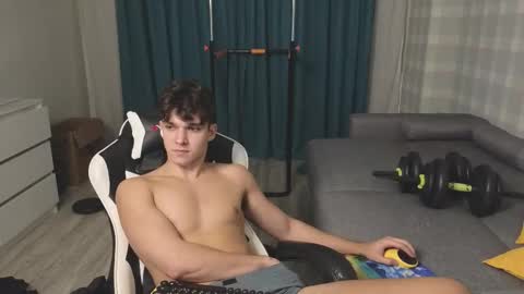 Snapshot of james_friends chatting on October 9, 10:37 pm James online show from October 9, 10:37 pm
