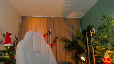 jamie_chung online show from December 21, 5:47 am