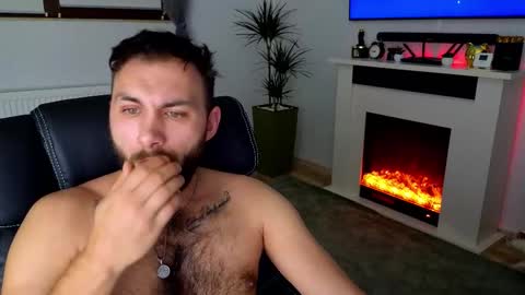 Robbie online show from December 4, 6:46 am