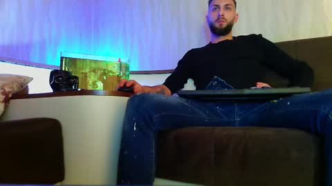 Robbie online show from March 7, 12:04 am