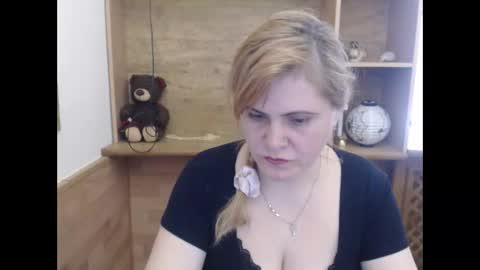 janaloveli online show from April 24, 8:05 am