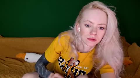 jane_margol1s online show from January 16, 8:40 pm