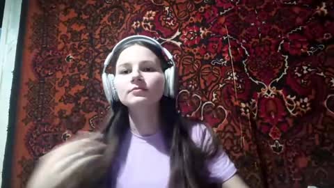 Chloe online show from June 4, 3:29 pm