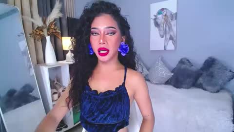 Snapshot of janemonet chatting on January 9, 2:33 am janemonet online show from January 9, 2:33 am