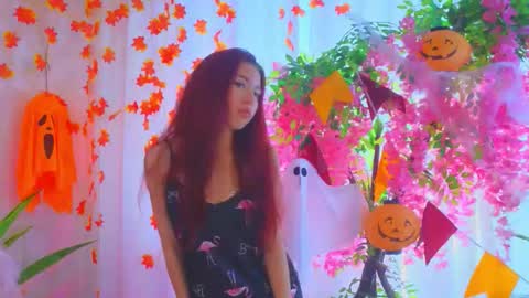 Jenifer online show from November 1, 8:02 am