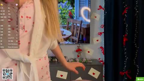 Hi Im Alice and here youll find something online show from March 4, 6:21 am