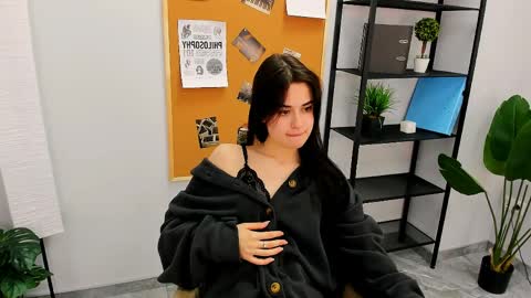 janicerivera online show from April 14, 8:06 am