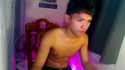 janlloyd04 online show from March 6, 5:06 am