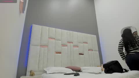 Snapshot of janna_foxx chatting on October 14, 11:24 am janna_foxx online show from October 14, 11:24 am