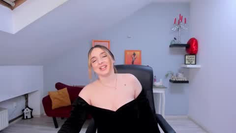 JaquelinLaurent online show from March 6, 9:14 pm