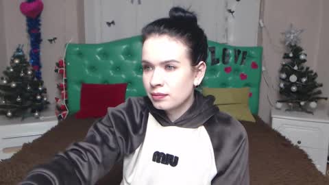 JasmineKouch online show from January 14, 7:00 pm