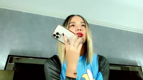 Jazmin online show from February 7, 10:30 pm