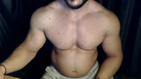 Snapshot of jasphermscl chatting on December 23, 2:35 am JaspherMscl online show from December 23, 2:35 am