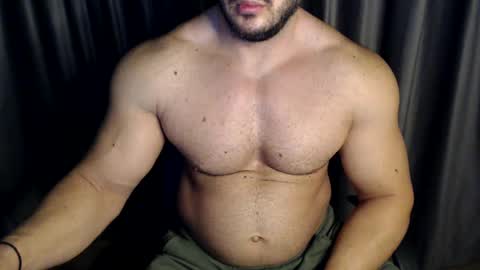 Snapshot of jasphermscl chatting on December 3, 2:20 am JaspherMscl online show from December 3, 2:20 am