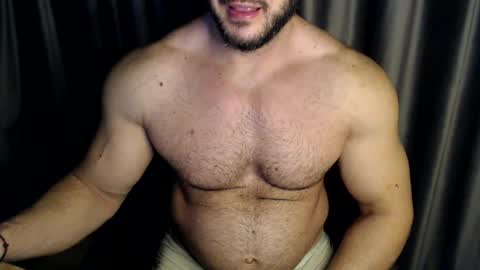 Snapshot of jasphermscl chatting on January 14, 12:54 am JaspherMscl online show from January 14, 12:54 am