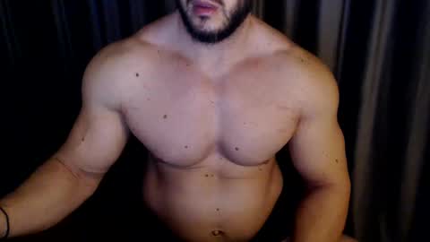 Snapshot of jasphermscl chatting on March 12, 1:36 am JaspherMscl online show from March 12, 1:36 am