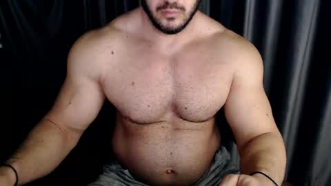 Snapshot of jasphermscl chatting on January 6, 1:31 am JaspherMscl online show from January 6, 1:31 am