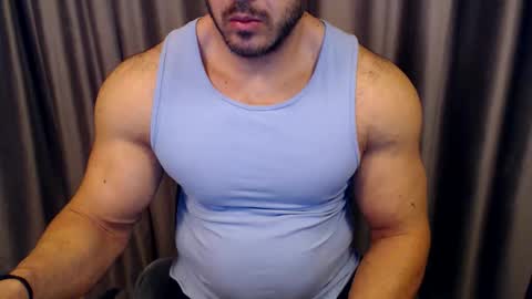 Snapshot of jasphermscl chatting on October 22, 3:42 am JaspherMscl online show from October 22, 3:42 am