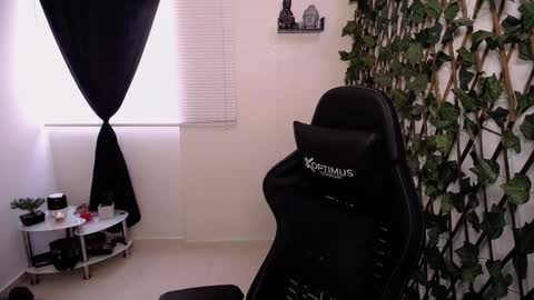 JKing  online show from February 14, 9:50 pm