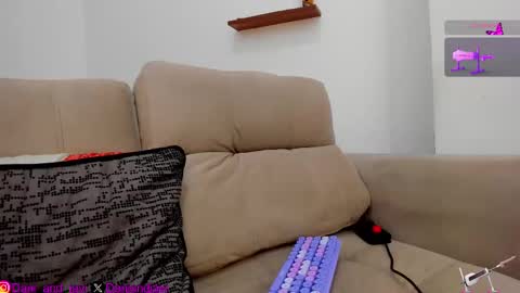 Snapshot of javi_8812 chatting on September 25, 2:18 am dani and javi online show from September 25, 2:18 am
