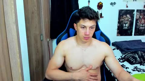 Javier online show from February 17, 8:38 pm