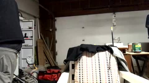 Snapshot of jawssharkparty chatting on October 1, 5:50 am Jaws  online show from October 1, 5:50 am