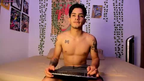 Jax and Jinx online show from April 14, 12:47 am